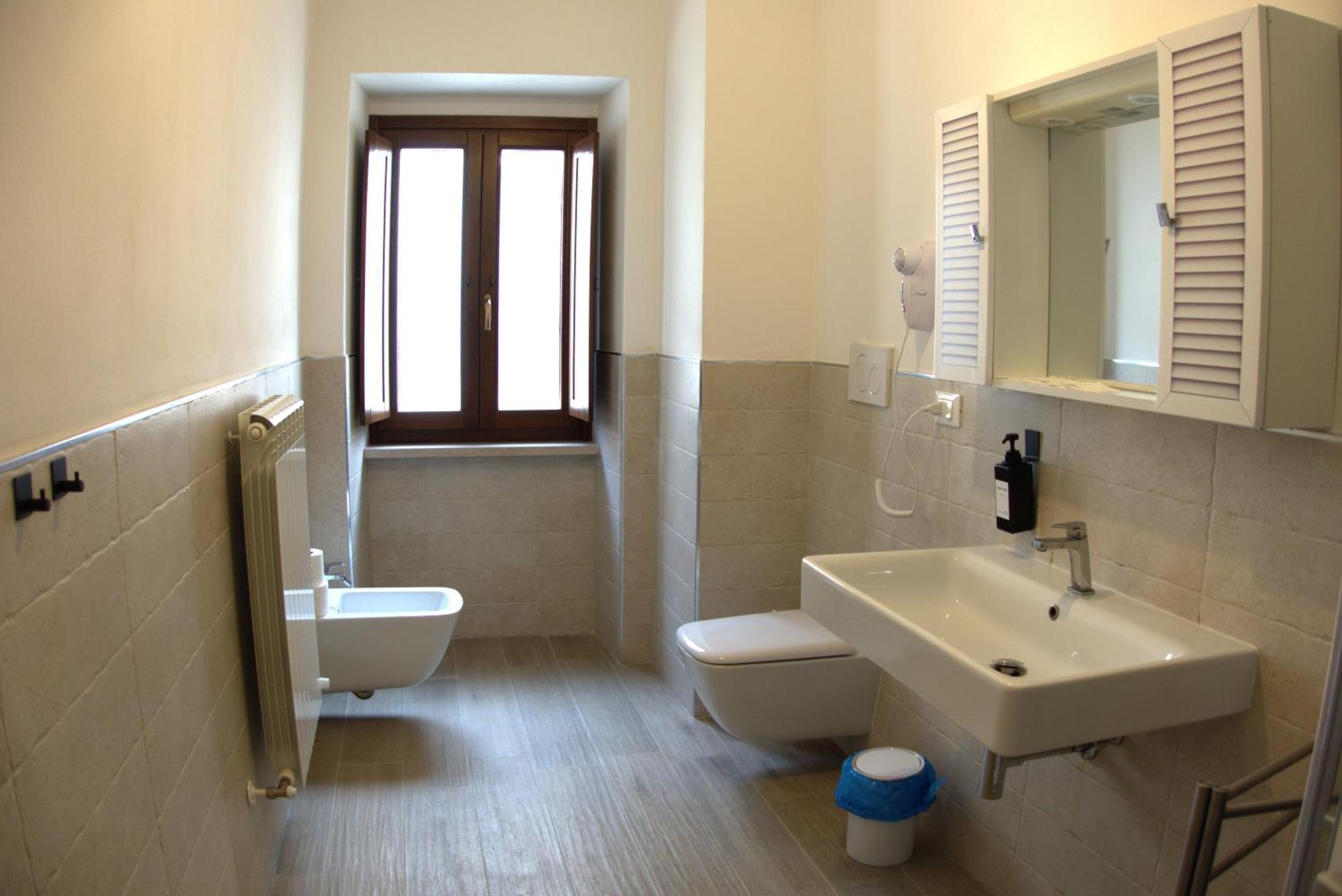 Dimora Del Sole - Civico 13 Otel LʼAquila Dış mekan fotoğraf