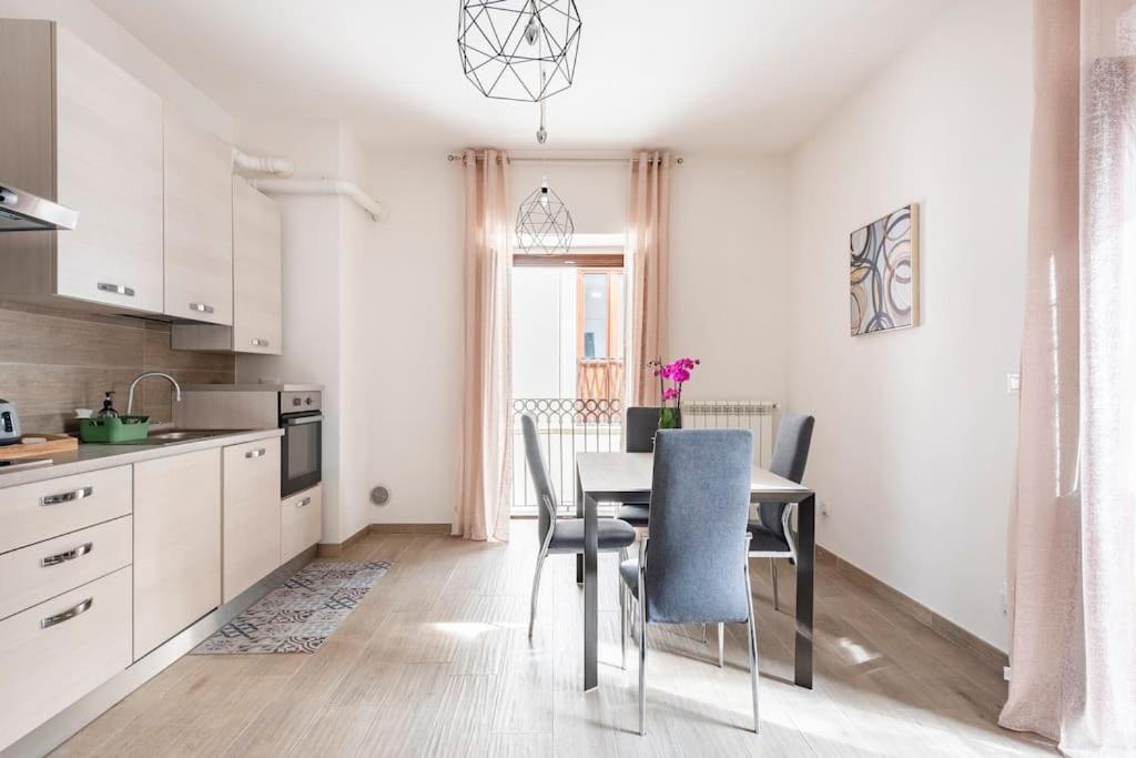 Dimora Del Sole - Civico 13 Otel LʼAquila Dış mekan fotoğraf